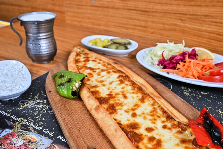 Kaşarlı pide